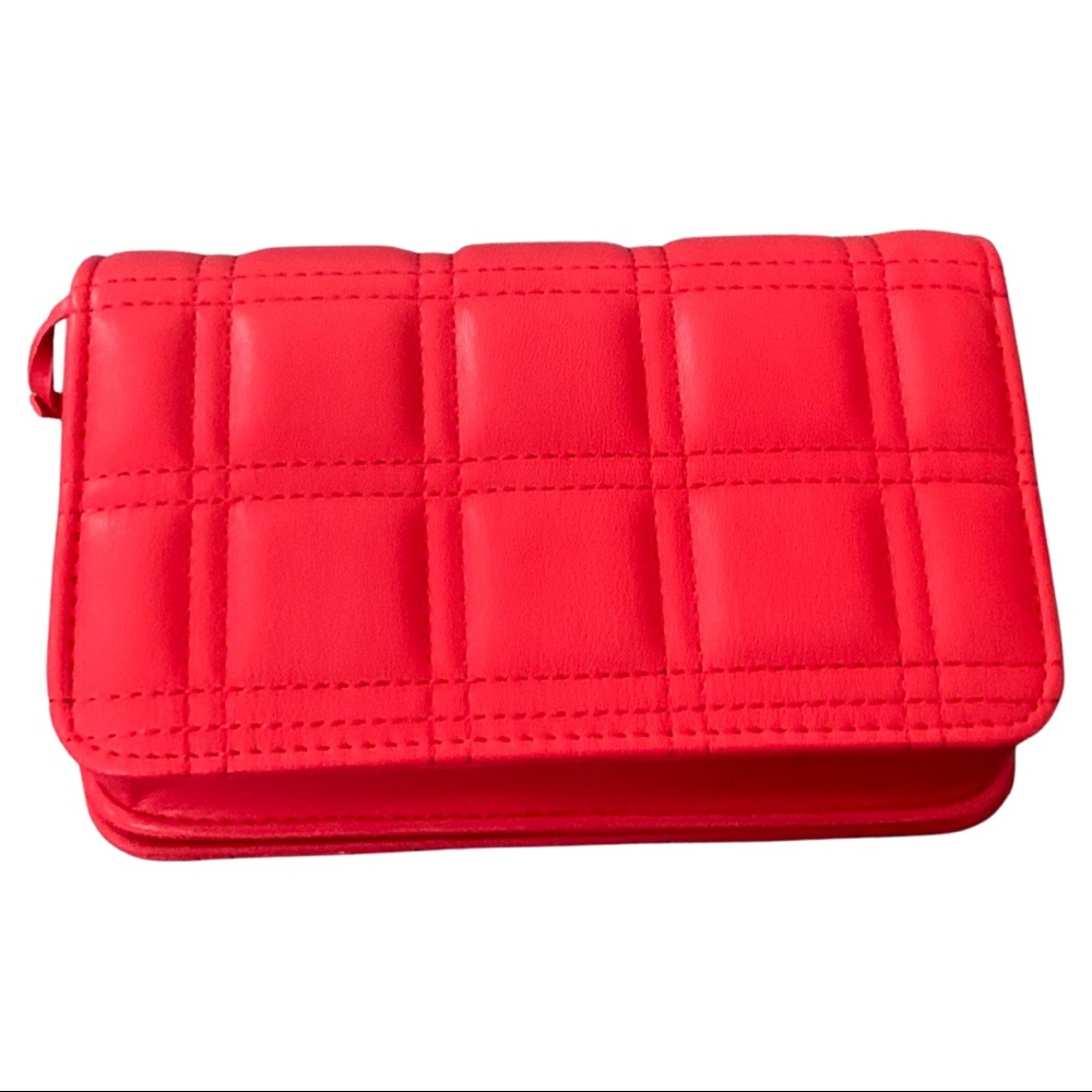 NWT. Bebe Red Crossbody Bag - Picture 3 of 16